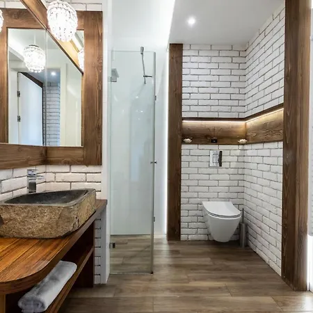 Udanypobyt Czarny Staw