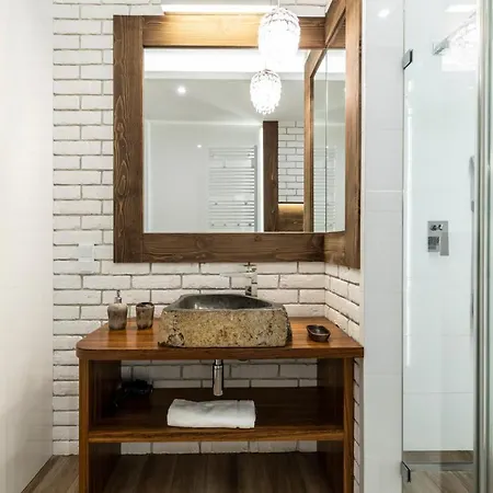 Udanypobyt Czarny Staw